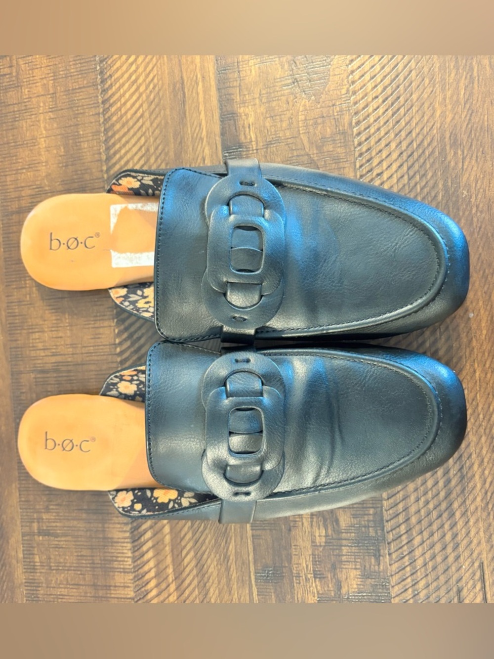 NWOT - b.o.c. Women’s Black Leather Slip-On Loafers - Size 10